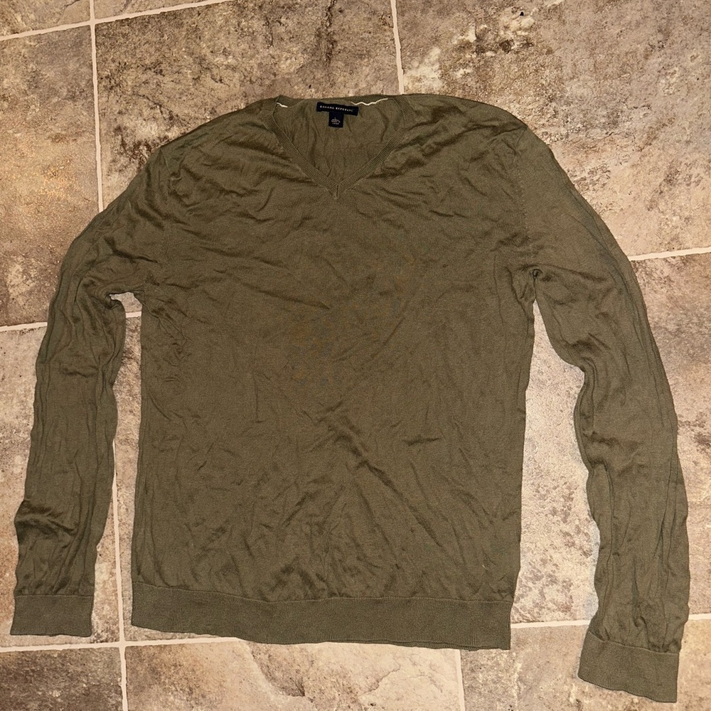Banana Republic Men's Olive Green V-Neck Sweater